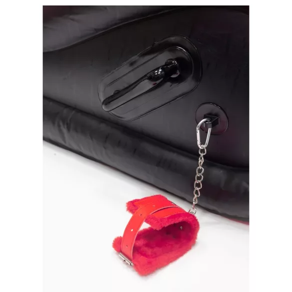 Desirel Magic Pillow - täispuhutav BDSM-seksmööbel - käeraudadega (punane)